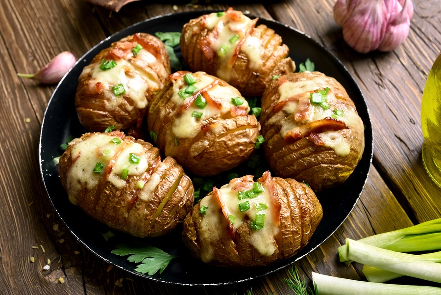 https://nicolewilkins.com/images/2018/11/Hasselback-Baked-Potato-11.18.18.jpg